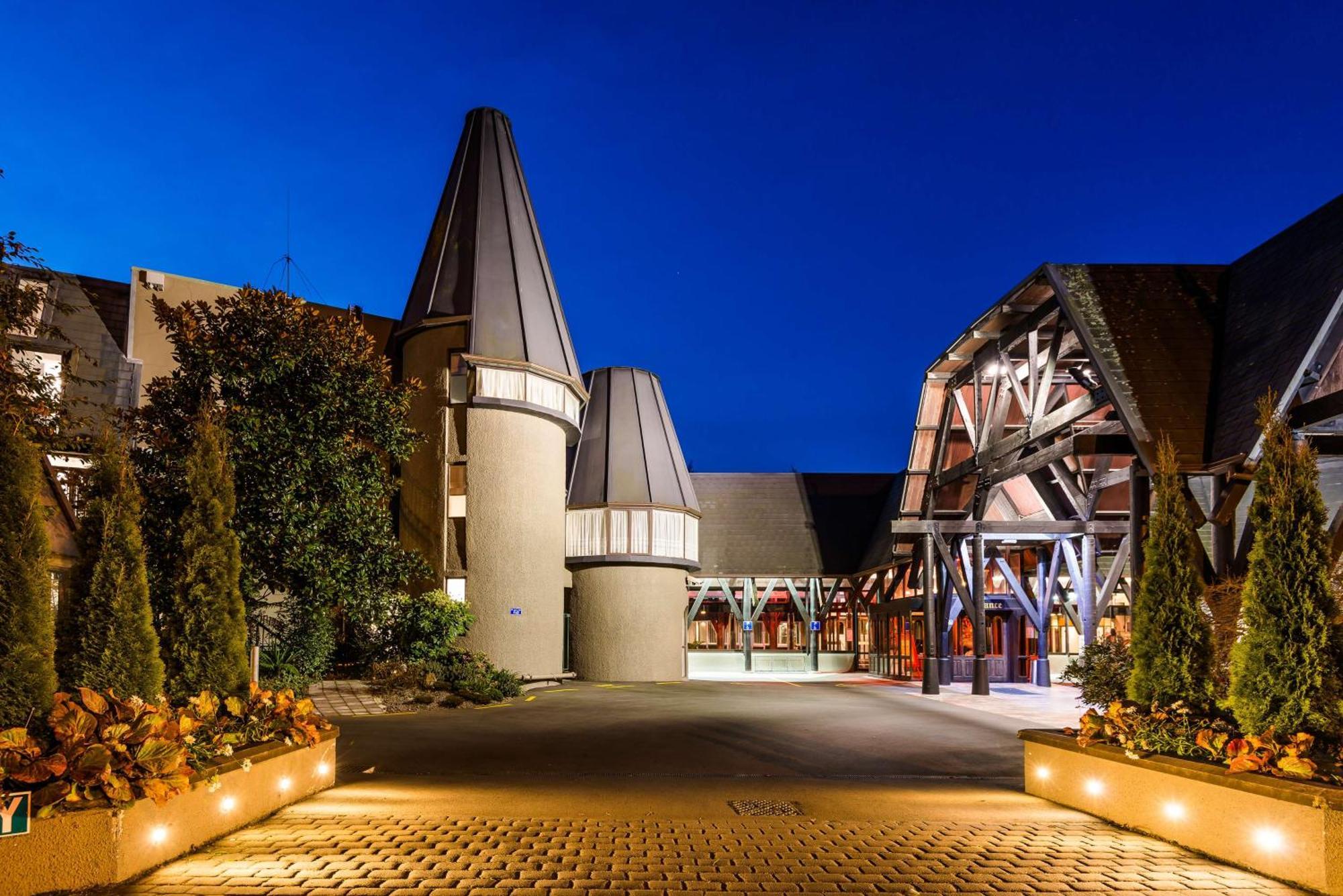 Chateau On The Park - Christchurch, A Doubletree By Hilton Exterior foto